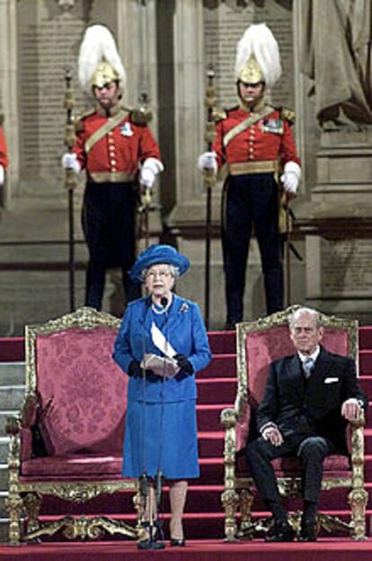 Isabel II y el príncipe Felipe, en el discurso de la reina en Westminster Hall.