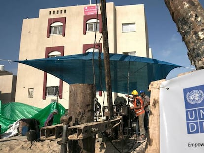 Trabajos para la construcci&oacute;n de un pozo de agua en Gaza a cargo de la ONU.