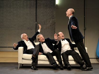 <b>J. Leyrado, J. Marrale, V. Villamil y D. Grandinetti (de izquierda a derecha), en </b><i>Baraka</i> <i>(amigos)</i>, de Maria Goos.