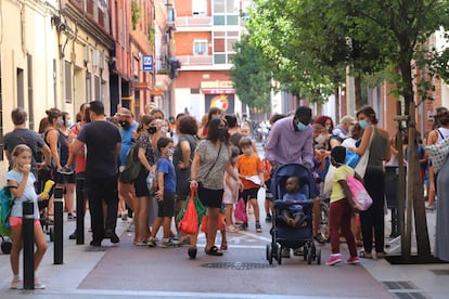 Corte de calle en la escuela Dovela.