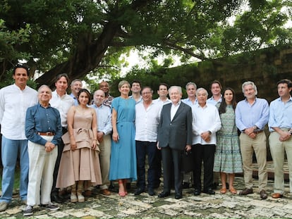 Gustavo Petro poses for a photo alongside his wife, ministers and some major Colombian businesspeople, in the city of Cartagena, on November 21, 2023.