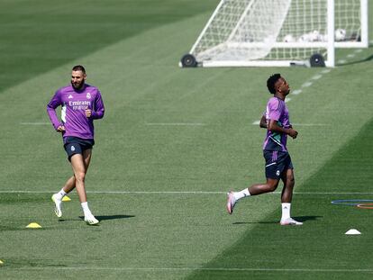 Karim Benzema y Vinicius, este sábado en el entrenamiento en Valdebebas.