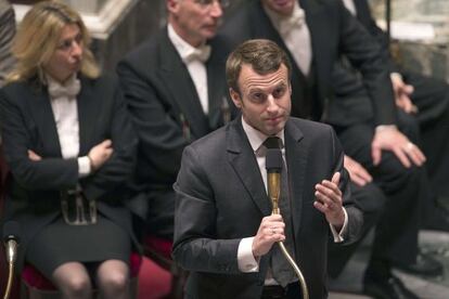 El ministro de Economía francés, Emmanuel Macron, en la Asamble Nacional.