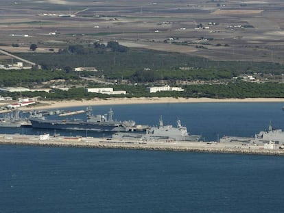 Vista de los muelles de la base naval de Rota (Cádiz).