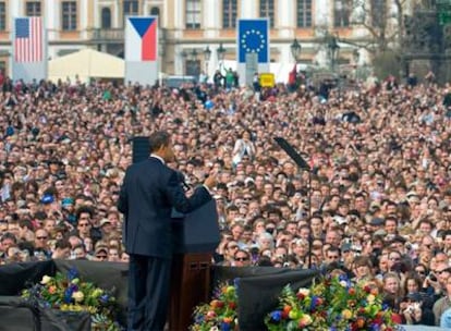 Barack Obama ofrece un discurso ante 30.000 personas en Praga sobre armamento nuclear