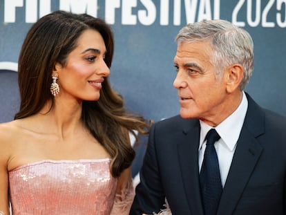 George Clooney besos