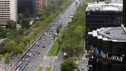 La sede de La Caixa en Barcelona con la avenida Diagonal a sus pies.