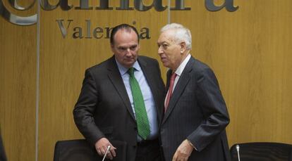 El presidente de las c&aacute;maras valencianas, Jos&eacute; Vicente Morata, con el ministro de Exteriores, Jos&eacute; Manuel Garc&iacute;a-Margallo.