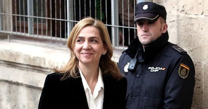 Infanta Cristina arrives at court on February 8, 2014.