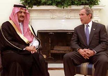 George W. Bush recibió ayer en la Casa Blanca al ministro de Exteriores saudí, el príncipe Saud al Faisal.