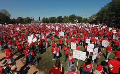 Concentraci&oacute;n de profesores en Chicago durante la semana de huelga convocada por los sindicatos.