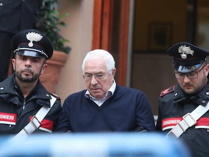 Settimio Mineo, en el momento de su detención por los carabinieri. 