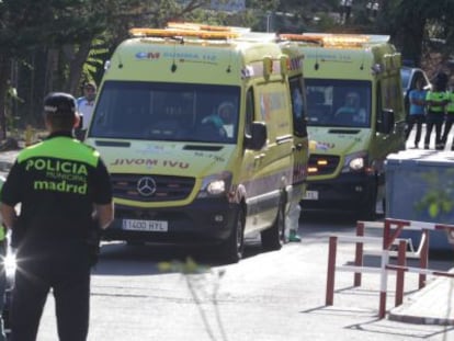 Las ambulancias de Miguel Pajares y Juliana Bohi llegan al Carlos III.