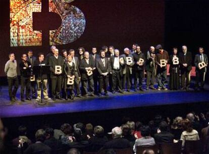 Los premiados con el Ciutat de Barcelona, ayer en el Lliure.