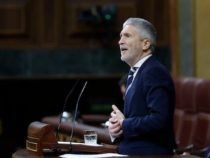 El ministro de Interior, Fernando Grande-Marlaska, interviene durante el pleno, este miércoles, en el Congreso de los Diputados.