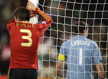 Piqué y Casillas, durante el encuentro