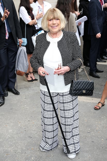 Marianne Faithfull a su llegada al desfile de Chanel Alta Costura Oto?o-Invierno 2016-2017 en Pars.