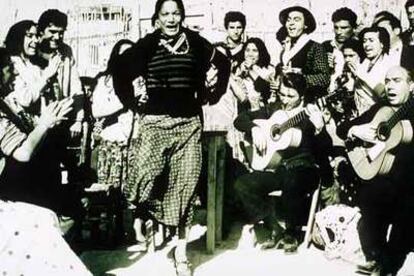 Carmen Amaya, en una imagen del programa documental de televisión <i>En la azotea del viento.</i>