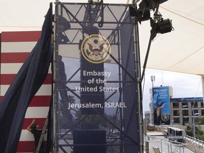 Preparativos para la ceremonia de apertura de la Embajada de EE UU en Jerusalén.