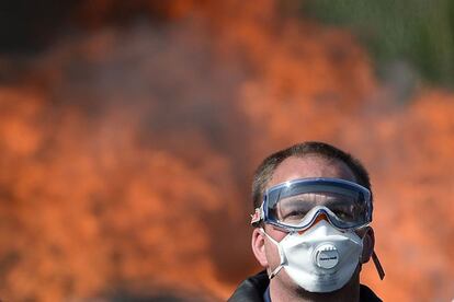 Imagen de las protestas a las afueras de la refiner&iacute;a de Total en Donges, oeste de Francia