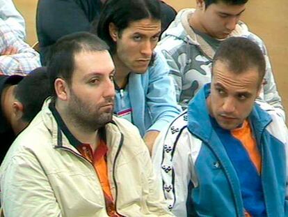 José Emilio Suárez Trashorras y Hamid Ahmidan siguen la vista fuera de la pecera de los acusados.