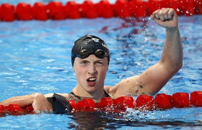 Ledecky celebra la victoria en el 1.500