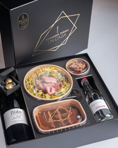  La nueva propuesta de Fisán y los hermanos Torres; una caja
con platos de cerdo de bellota. Precio: 62 euros por persona. www.cocinahermanostorres.com.