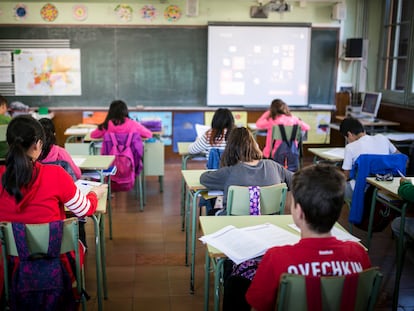 Prueba de competencias básicas en un centro educativo de Barcelona.