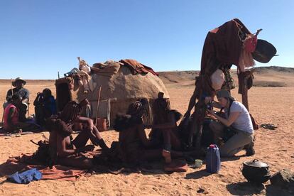 La fotógrafa Daniela Córdova en Namibia, África.