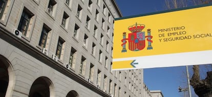 Fachada del Ministerio de Empleo y Seguridad Social en Madrid