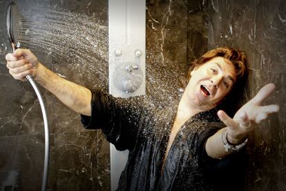 Roberto Alagna, duchando melodías en un hotel de Madrid.