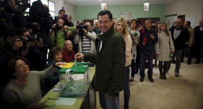 Juan Manuel Moreno, esta mañana votando.