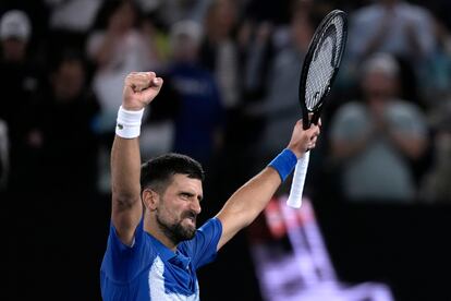 Djokovic celebrates the victory against Alcaraz.