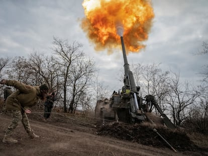 Fuerzas de artillería ucranias, este miércoles en el frente de Jersón.