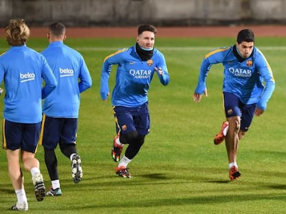 Messi y Suárez, en el primer entrenamiento del Barcelona en Japón.