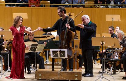 La soprano Erin Morley y el violonchelista Gauthier Broutin tras la interpretación del aria ‘Credete al mio dolore’, en Madrid