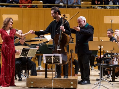 La soprano Erin Morley y el violonchelista Gauthier Broutin tras la interpretación del aria ‘Credete al mio dolore’, en Madrid