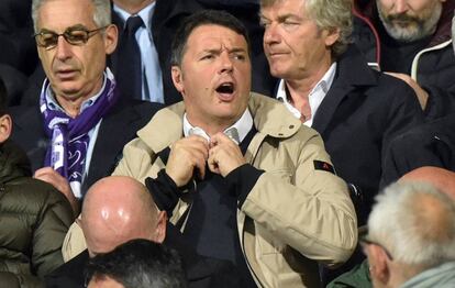 Matteo Renzi, durante el partido de la Fiorentina contra la Lazio el pasado 18 de abril. 