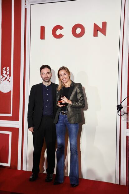 Carlos Primo, de ICON, y Marta Olmedo, Brand Manager de Zadig & Voltaire.
