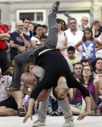 Espectáculo de presentación del Fringe en la Plaza de España.