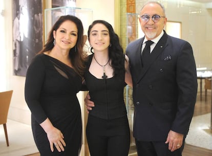 Gloria, Emily y Emilio Estefan el pasado octubre en Miami.