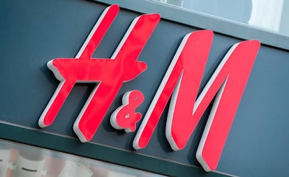 Economía.- H&M presenta un ERTE para sus cerca de 6.000 empleados en España tras el cierre de sus tiendas