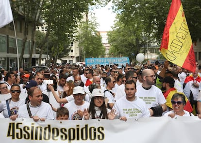 Concentración de militares ante el Ministerio de Defensa en mayo pasado contra los despidos de los mayores de 45 años.