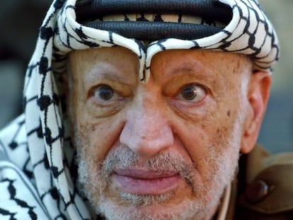 Yasir Arafat en una imagen de archivo de 2004.