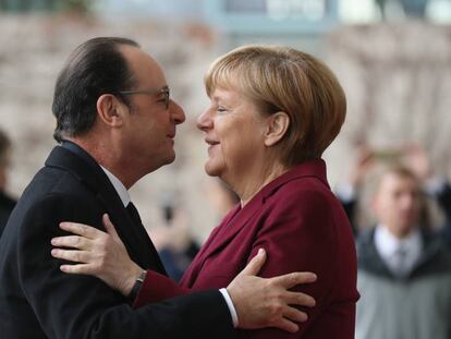 Angela Merkel y Fran&ccedil;ois Hollande el pasado d&iacute;a 18 en Berlin.