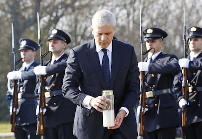 L'expresident serbi, Boris Tadic, durant l'acte d'homenatge als 200 croats assassinats per les tropes sèrbies a Vukovar, el 2010.