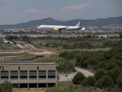 Aterrizaje de un avión en El Prat.
