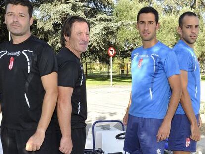 Canito, segundo técnico, Anquela, y los jugadores Íñigo y Borja, antes en el Alcorcón y ahora en el Granada.