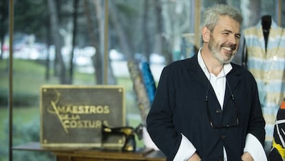 El diseñador Lorenzo Caprile durante la presentación del programa 'Maestros de la costura' en Madrid.