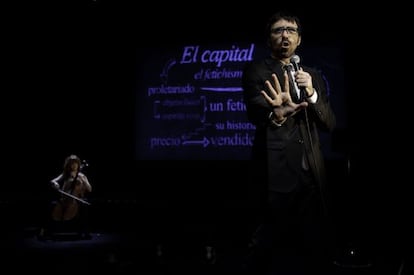 Israel Elejalde, en un momento de la representación de 'La fiebre'.